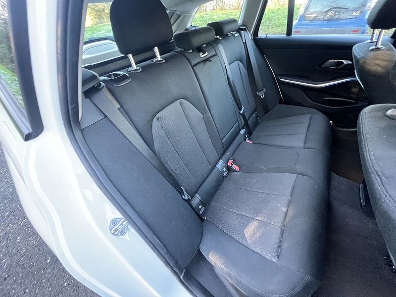 BMW 3 Series 2.0 330e 12kWh SE Pro Touring 5dr Petrol Plug-in Hybrid Auto Euro 6 (s/s) (292 ps) - U10580