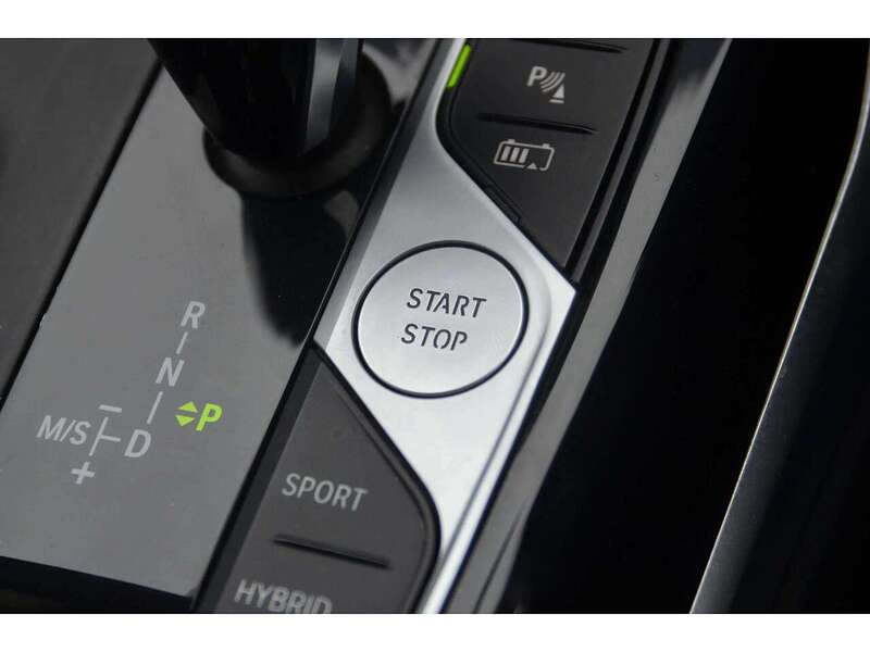 BMW 3 Series 2.0 330e 12kWh SE Pro Touring 5dr Petrol Plug-in Hybrid Auto Euro 6 (s/s) (292 ps) - U10581