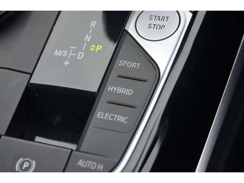 BMW 3 Series 2.0 330e 12kWh SE Pro Touring 5dr Petrol Plug-in Hybrid Auto Euro 6 (s/s) (292 ps) - U10581
