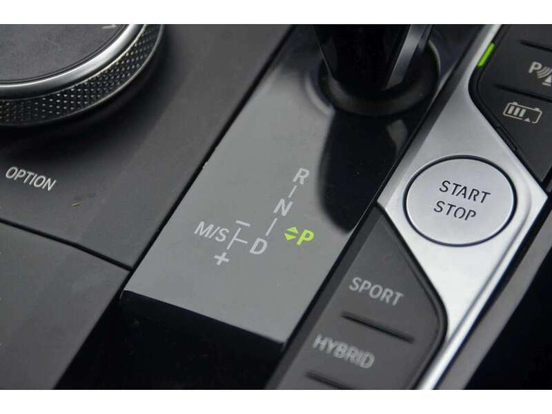 BMW 3 Series 2.0 330e 12kWh SE Pro Touring 5dr Petrol Plug-in Hybrid Auto Euro 6 (s/s) (292 ps) - U10581