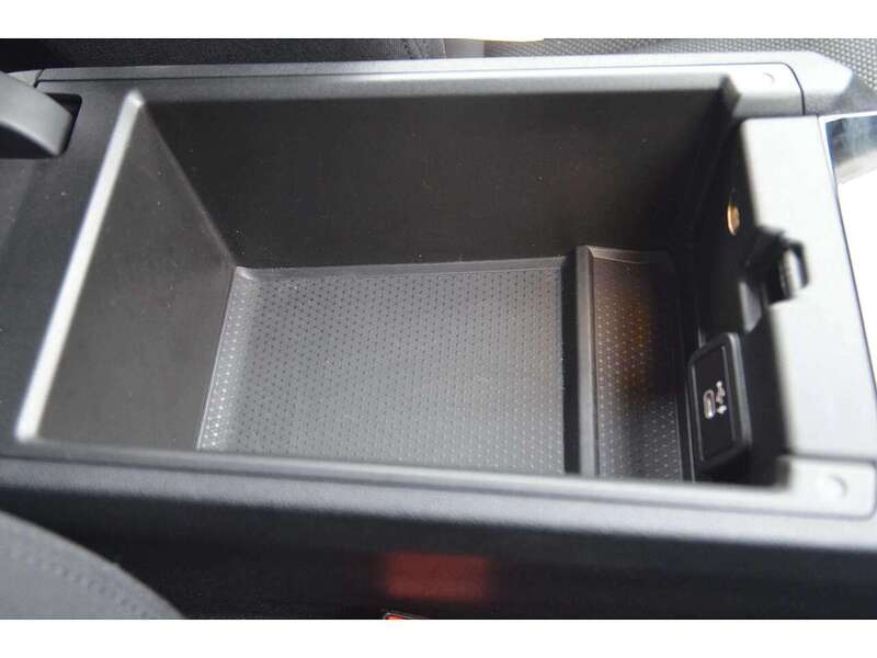 BMW 3 Series 2.0 330e 12kWh SE Pro Touring 5dr Petrol Plug-in Hybrid Auto Euro 6 (s/s) (292 ps) - U10581