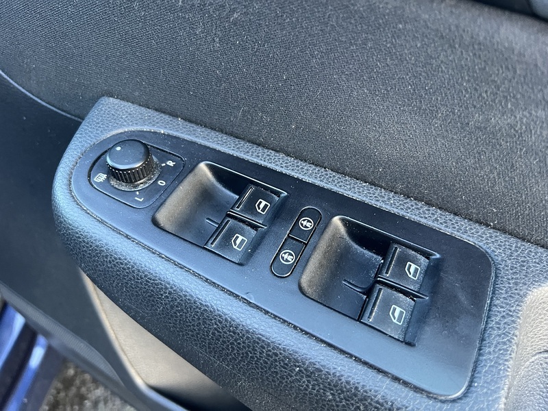 Volkswagen Sharan 2.0 TDI BlueMotion Tech SE MPV 5dr Diesel DSG Euro 5 (s/s) (140 ps) MPV Automatic Diesel | TRADE - U10588