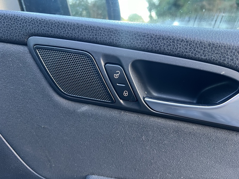 Volkswagen Sharan 2.0 TDI BlueMotion Tech SE MPV 5dr Diesel DSG Euro 5 (s/s) (140 ps) MPV Automatic Diesel | TRADE - U10588