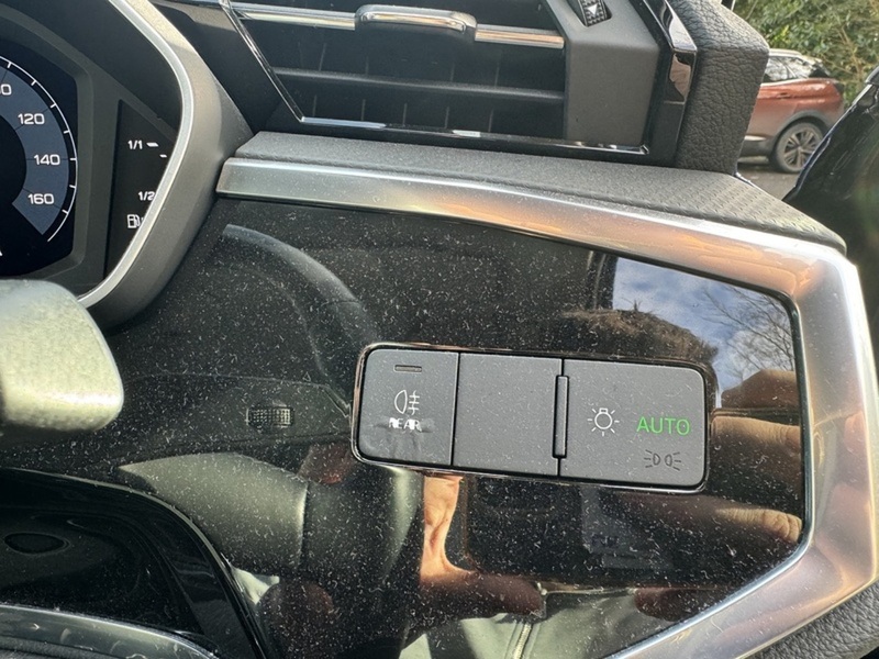 Volkswagen Sharan 2.0 TDI BlueMotion Tech SE MPV 5dr Diesel DSG Euro 5 (s/s) (140 ps) MPV Automatic Diesel | TRADE - U10588