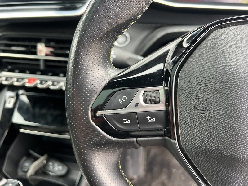 Peugeot E-2008 50kWh GT SUV 5dr Electric Auto (136 ps) - U10597