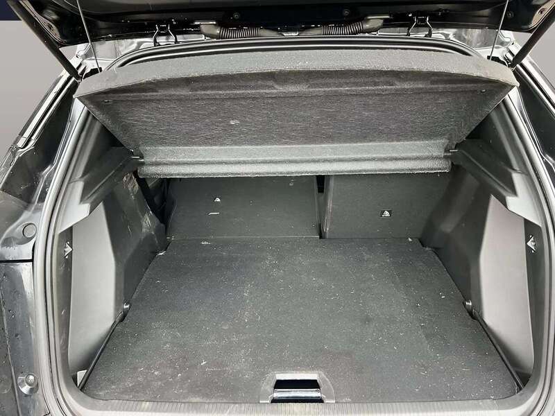 Peugeot E-2008 50kWh GT SUV 5dr Electric Auto (136 ps) - U10597