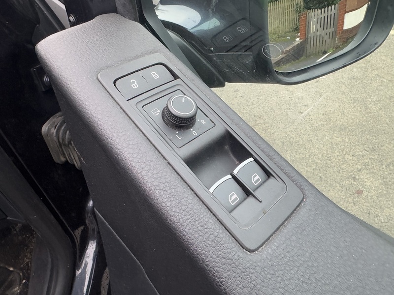 Volkswagen Caravelle 2.0 BiTDI BlueMotion Tech SE MPV 5dr Diesel DSG Euro 6 (s/s) (204 ps) MPV Automatic Diesel | 8K - U10616