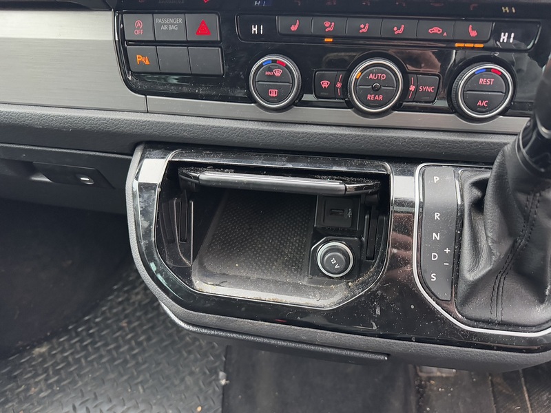 Volkswagen Caravelle 2.0 BiTDI BlueMotion Tech SE MPV 5dr Diesel DSG Euro 6 (s/s) (204 ps) MPV Automatic Diesel | 8K - U10616