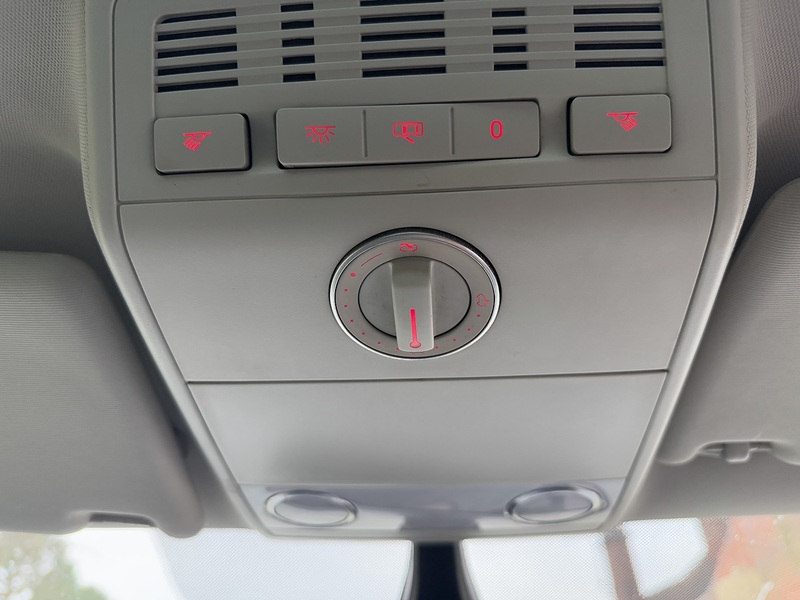 Volkswagen Caravelle 2.0 BiTDI BlueMotion Tech SE MPV 5dr Diesel DSG Euro 6 (s/s) (204 ps) MPV Automatic Diesel | 8K - U10616