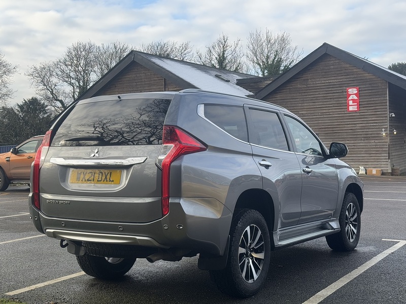 Mitsubishi Shogun Sport 2.4D 4 SUV 5dr Diesel Auto 4WD Euro 6 (181 ps) SUV Automatic Diesel - U10624