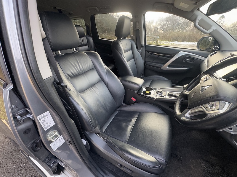 Mitsubishi Shogun Sport 2.4D 4 SUV 5dr Diesel Auto 4WD Euro 6 (181 ps) SUV Automatic Diesel - U10624