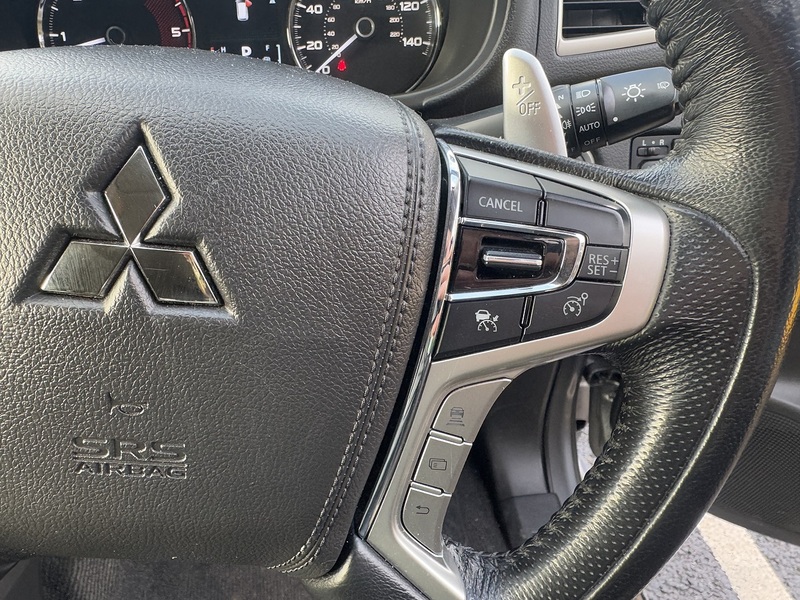 Mitsubishi Shogun Sport 2.4D 4 SUV 5dr Diesel Auto 4WD Euro 6 (181 ps) SUV Automatic Diesel - U10624