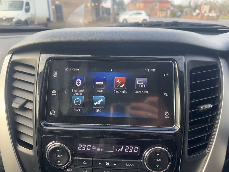 Mitsubishi Shogun Sport 2.4D 4 SUV 5dr Diesel Auto 4WD Euro 6 (181 ps) SUV Automatic Diesel - U10624