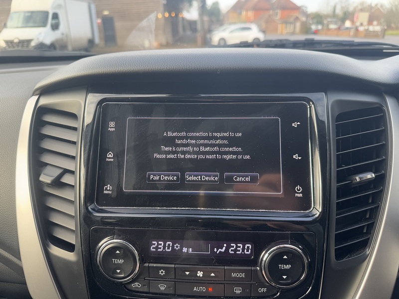 Mitsubishi Shogun Sport 2.4D 4 SUV 5dr Diesel Auto 4WD Euro 6 (181 ps) SUV Automatic Diesel - U10624