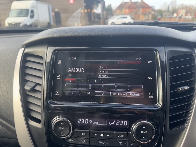 Mitsubishi Shogun Sport 2.4D 4 SUV 5dr Diesel Auto 4WD Euro 6 (181 ps) SUV Automatic Diesel - U10624