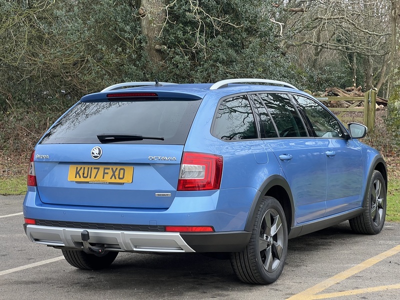 Skoda Octavia 2.0 TDI Scout Estate 5dr Diesel Manual 4WD Euro 6 (s/s) (150 ps) - U10636