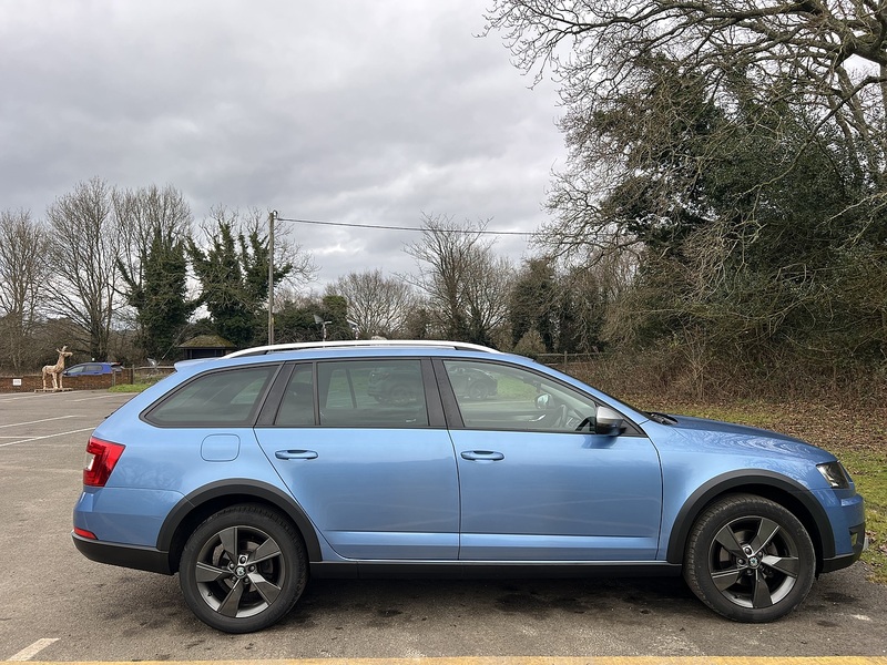 Skoda Octavia 2.0 TDI Scout Estate 5dr Diesel Manual 4WD Euro 6 (s/s) (150 ps) - U10636