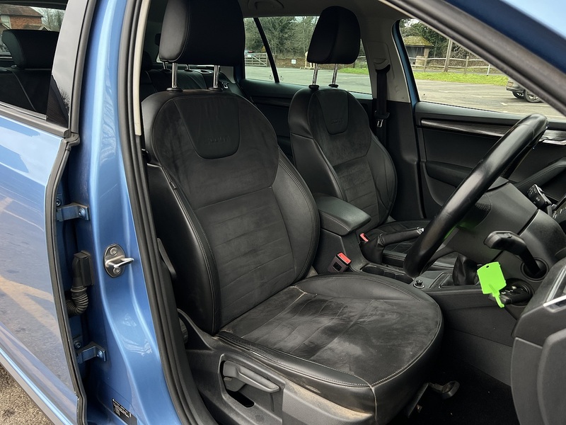 Skoda Octavia 2.0 TDI Scout Estate 5dr Diesel Manual 4WD Euro 6 (s/s) (150 ps) - U10636