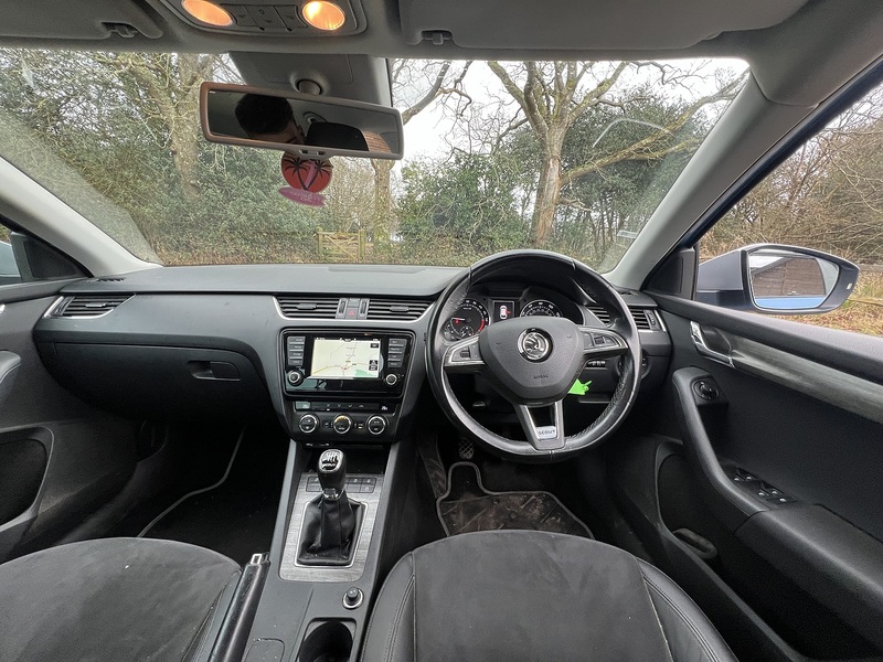 Skoda Octavia 2.0 TDI Scout Estate 5dr Diesel Manual 4WD Euro 6 (s/s) (150 ps) - U10636