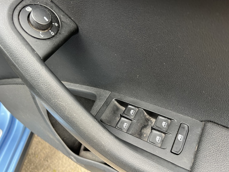 Skoda Octavia 2.0 TDI Scout Estate 5dr Diesel Manual 4WD Euro 6 (s/s) (150 ps) - U10636