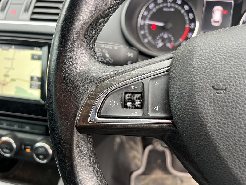 Skoda Octavia 2.0 TDI Scout Estate 5dr Diesel Manual 4WD Euro 6 (s/s) (150 ps) - U10636