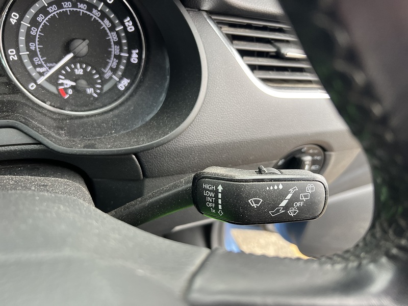 Skoda Octavia 2.0 TDI Scout Estate 5dr Diesel Manual 4WD Euro 6 (s/s) (150 ps) - U10636