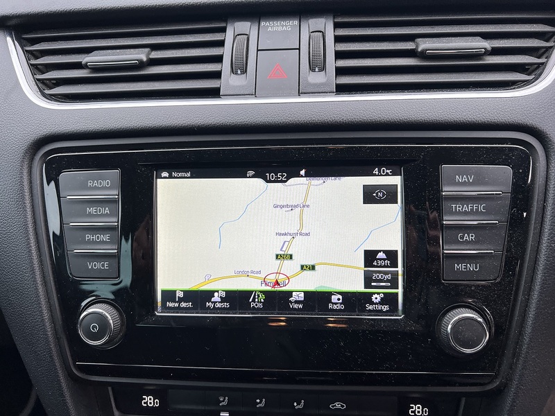 Skoda Octavia 2.0 TDI Scout Estate 5dr Diesel Manual 4WD Euro 6 (s/s) (150 ps) - U10636