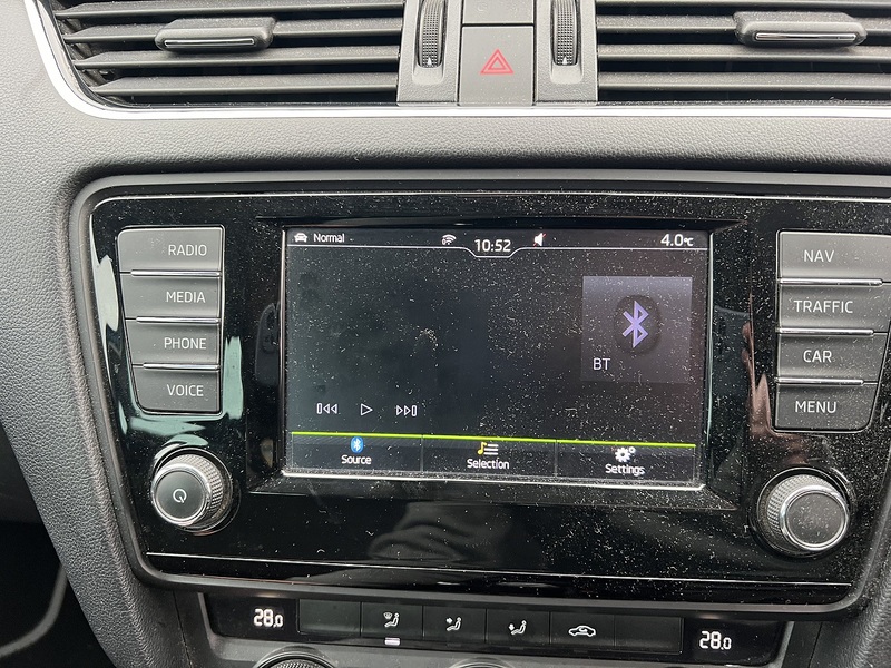 Skoda Octavia 2.0 TDI Scout Estate 5dr Diesel Manual 4WD Euro 6 (s/s) (150 ps) - U10636