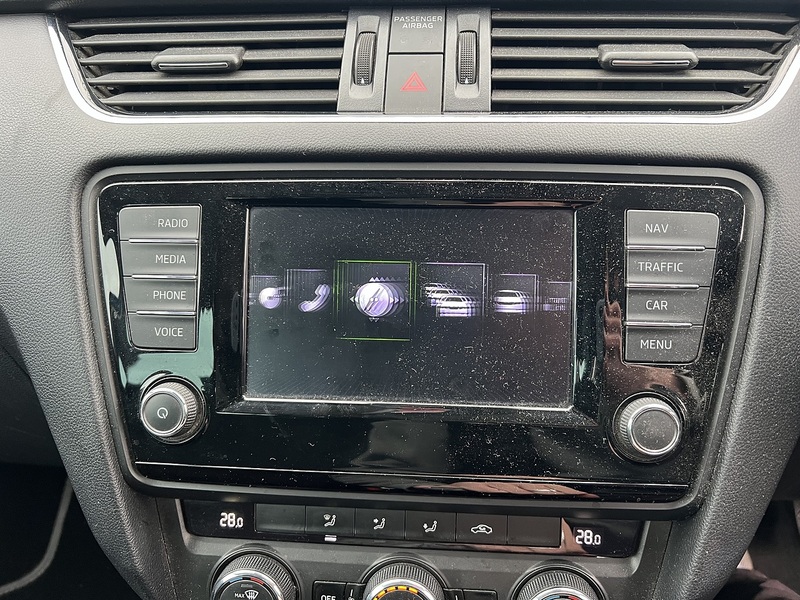 Skoda Octavia 2.0 TDI Scout Estate 5dr Diesel Manual 4WD Euro 6 (s/s) (150 ps) - U10636