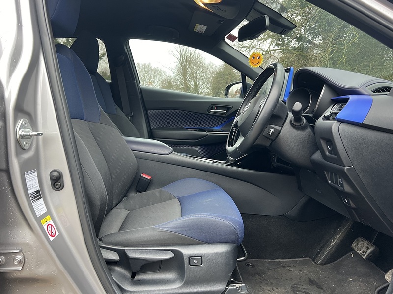 Toyota C-HR 1.8 VVT-h Dynamic SUV 5dr Petrol Hybrid CVT Euro 6 (s/s) (122 ps) - U10640