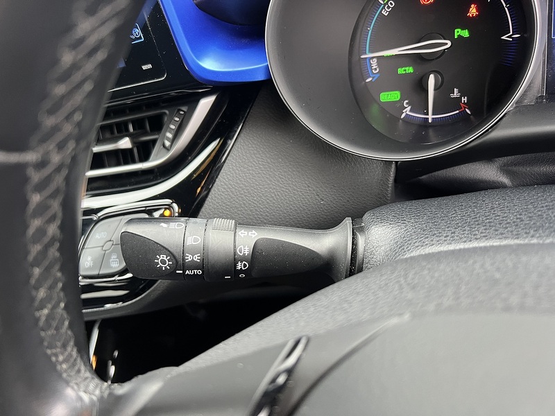 Toyota C-HR 1.8 VVT-h Dynamic SUV 5dr Petrol Hybrid CVT Euro 6 (s/s) (122 ps) - U10640