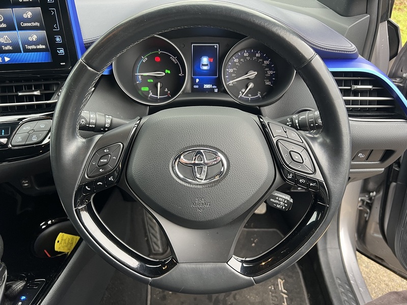 Toyota C-HR 1.8 VVT-h Dynamic SUV 5dr Petrol Hybrid CVT Euro 6 (s/s) (122 ps) - U10640