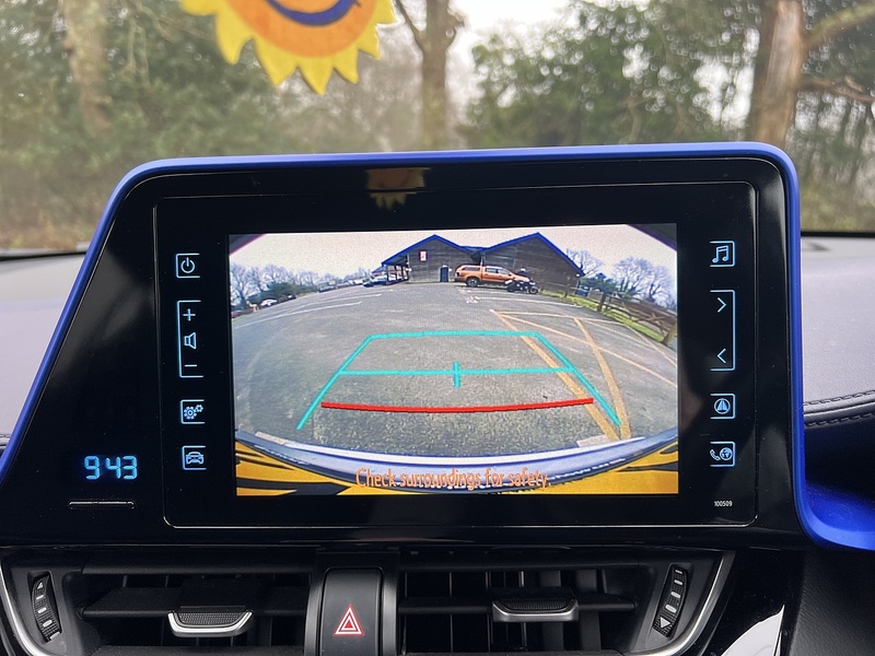 Toyota C-HR 1.8 VVT-h Dynamic SUV 5dr Petrol Hybrid CVT Euro 6 (s/s) (122 ps) - U10640