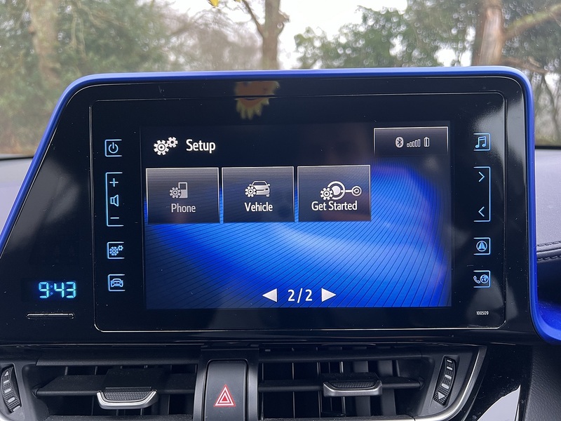 Toyota C-HR 1.8 VVT-h Dynamic SUV 5dr Petrol Hybrid CVT Euro 6 (s/s) (122 ps) - U10640