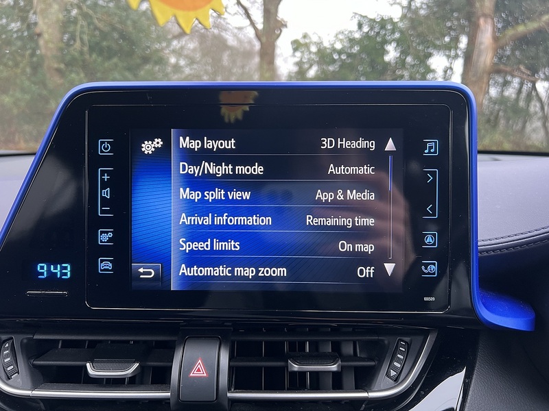 Toyota C-HR 1.8 VVT-h Dynamic SUV 5dr Petrol Hybrid CVT Euro 6 (s/s) (122 ps) - U10640