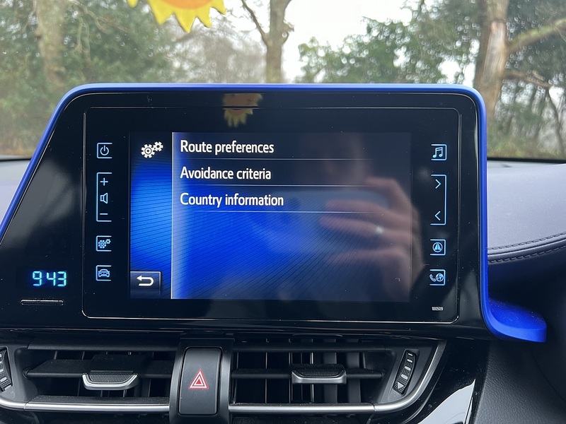 Toyota C-HR 1.8 VVT-h Dynamic SUV 5dr Petrol Hybrid CVT Euro 6 (s/s) (122 ps) - U10640