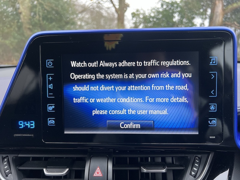 Toyota C-HR 1.8 VVT-h Dynamic SUV 5dr Petrol Hybrid CVT Euro 6 (s/s) (122 ps) - U10640