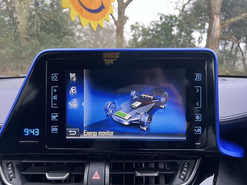 Toyota C-HR 1.8 VVT-h Dynamic SUV 5dr Petrol Hybrid CVT Euro 6 (s/s) (122 ps) - U10640