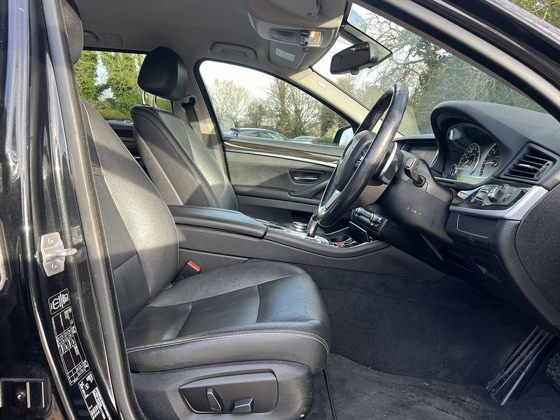BMW 5 Series 2.0 520d Luxury Touring 5dr Diesel Auto Euro 6 (s/s) (190 ps) - U10654
