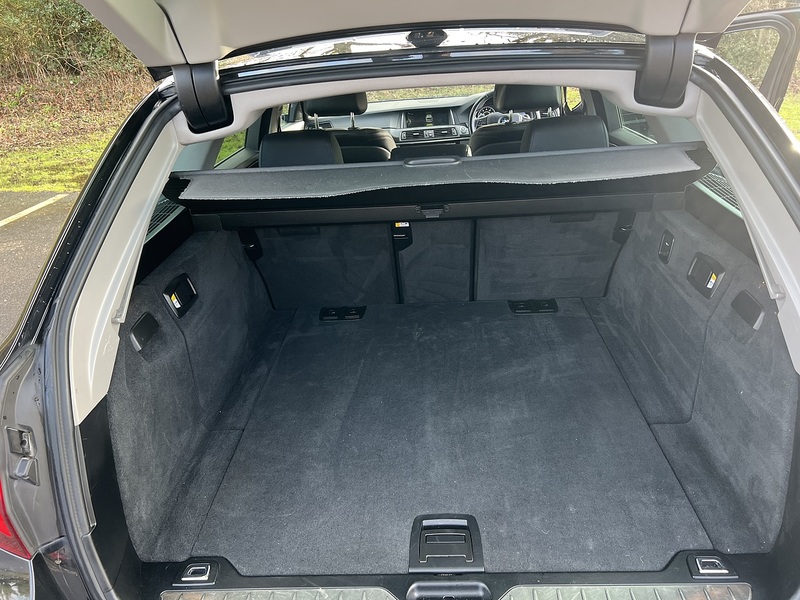 BMW 5 Series 2.0 520d Luxury Touring 5dr Diesel Auto Euro 6 (s/s) (190 ps) - U10654