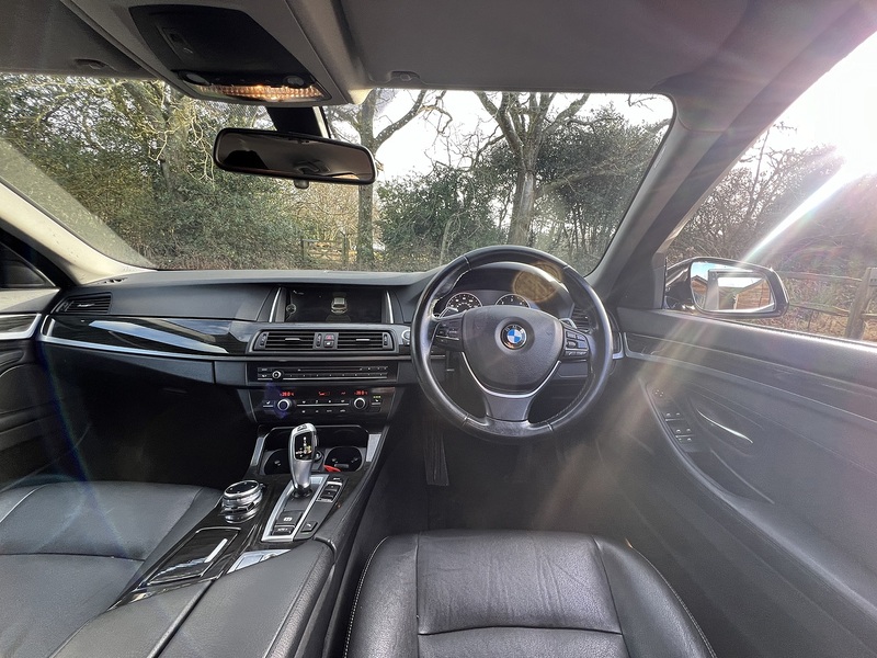 BMW 5 Series 2.0 520d Luxury Touring 5dr Diesel Auto Euro 6 (s/s) (190 ps) - U10654