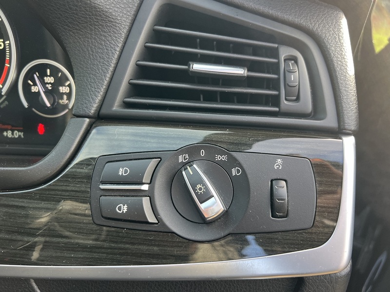 BMW 5 Series 2.0 520d Luxury Touring 5dr Diesel Auto Euro 6 (s/s) (190 ps) - U10654