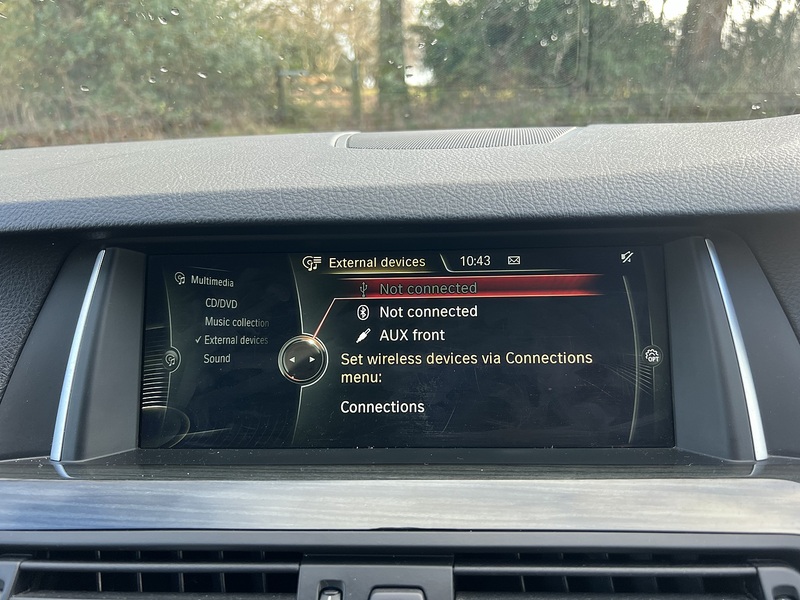 BMW 5 Series 2.0 520d Luxury Touring 5dr Diesel Auto Euro 6 (s/s) (190 ps) - U10654