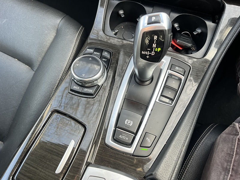 BMW 5 Series 2.0 520d Luxury Touring 5dr Diesel Auto Euro 6 (s/s) (190 ps) - U10654