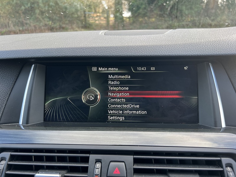 BMW 5 Series 2.0 520d Luxury Touring 5dr Diesel Auto Euro 6 (s/s) (190 ps) - U10654