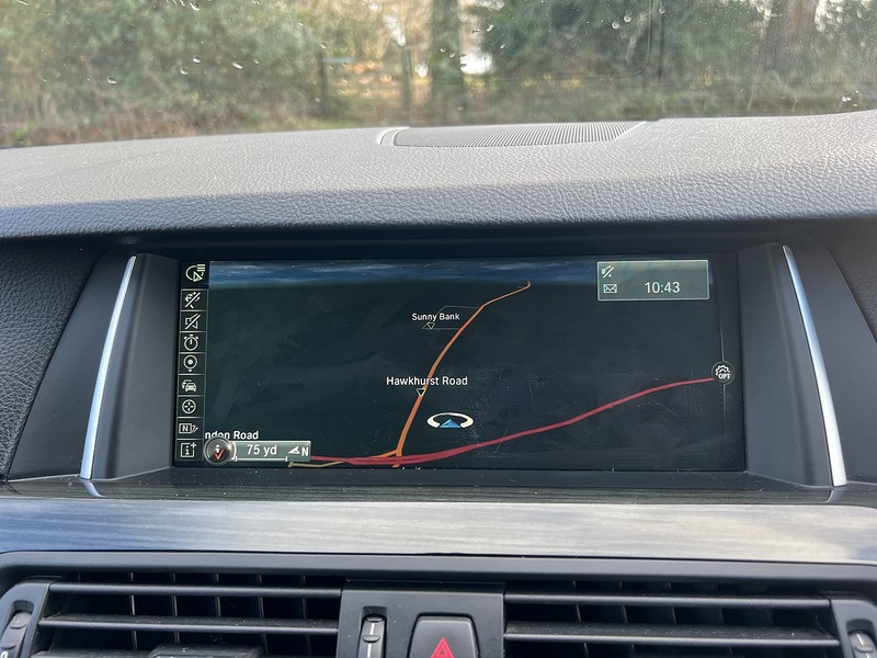 BMW 5 Series 2.0 520d Luxury Touring 5dr Diesel Auto Euro 6 (s/s) (190 ps) - U10654