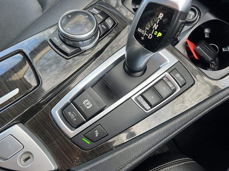 BMW 5 Series 2.0 520d Luxury Touring 5dr Diesel Auto Euro 6 (s/s) (190 ps) - U10654