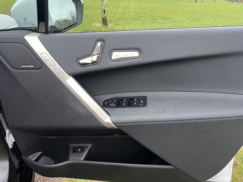 BMW iX 40 76.6kWh M Sport SUV 5dr Electric Auto xDrive (326 ps) SUV Automatic Electric | 4WD|360 - U10659