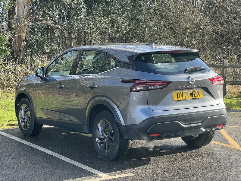 Nissan Qashqai 1.3 DIG-T MHEV Acenta Premium SUV 5dr Petrol Hybrid XTRON Euro 6 (s/s) (158 ps) - U10660