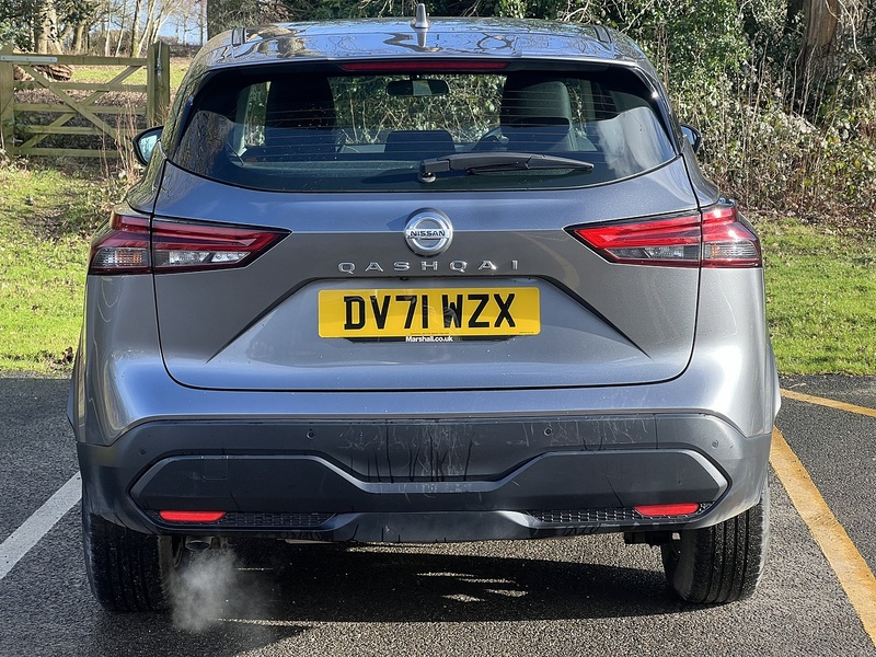 Nissan Qashqai 1.3 DIG-T MHEV Acenta Premium SUV 5dr Petrol Hybrid XTRON Euro 6 (s/s) (158 ps) - U10660